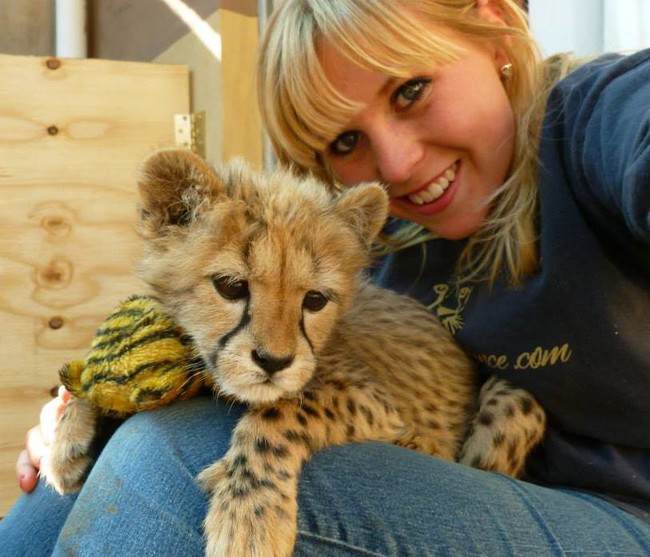 Check out these awesome photos of a human and her incredible bond with