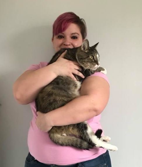 woman adopts senior cat 4